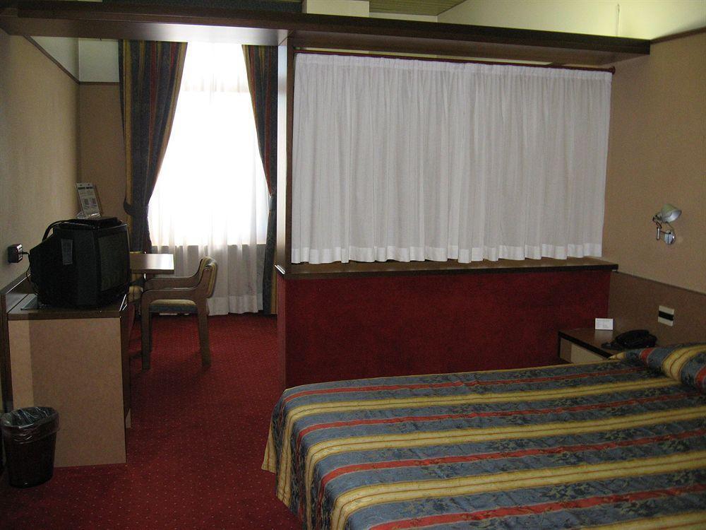Hotel Plaza San Martino Siccomario Ngoại thất bức ảnh