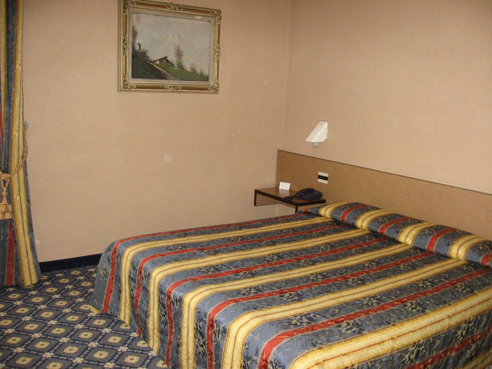 Hotel Plaza San Martino Siccomario Ngoại thất bức ảnh